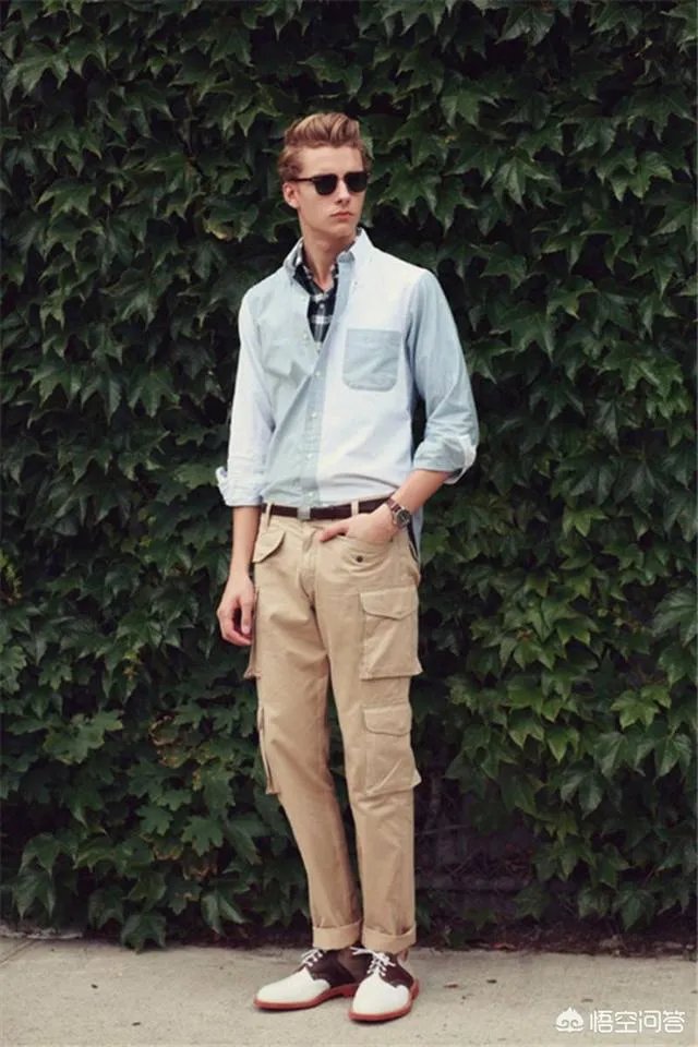 工装裤怎么搭配上衣？