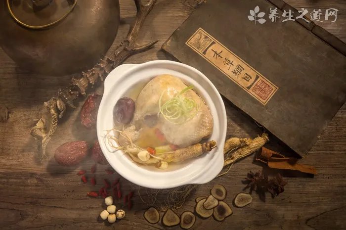 枸杞干吃好还是泡水好