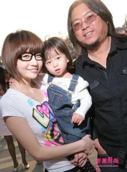 高晓松显赫的家庭背景：高晓松有几任老婆揭秘