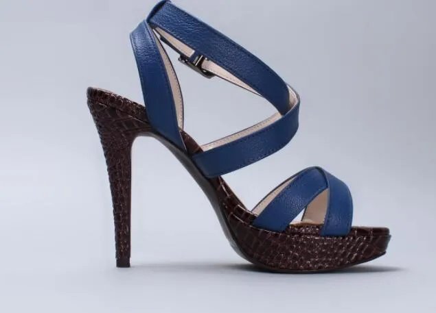 女人梦见自己鞋跟断了是什么意思 梦见自己鞋跟断了预兆什么