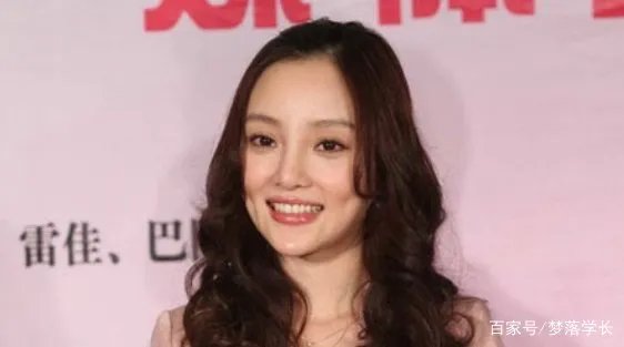 夜宿门过去三年了，Pgone发新歌嘲讽贾乃亮，他和李小璐还在一起吗？