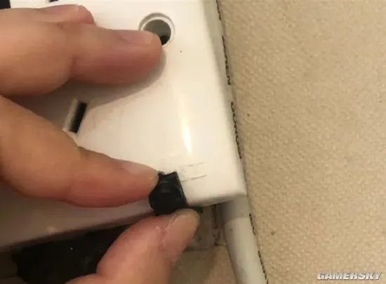 女生租住1年房间发现隐秘摄像头 警方已开始调查