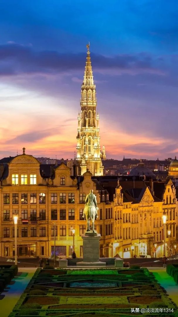 疫情在美国爆发，特朗普却在白宫发布会上强调：美国人民应尽快复工，对此，你怎么看？