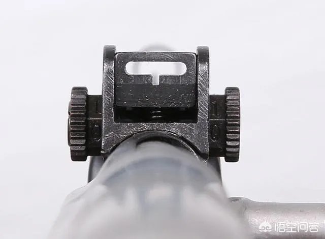 81式突击步枪有哪些优点？又有哪些缺点？