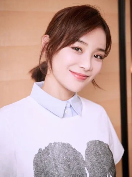 赵英俊未婚妻首被曝光，陪伴治病两年不离弃，你如何看待这种感情？