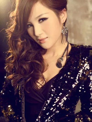 预谋歌词完整版全文：歌曲预谋原唱许佳慧资料简介