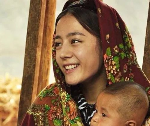 你们觉得小迪更美还是baby更美？