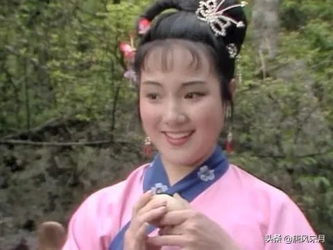 《西游记》中，白骨精给唐僧送饭，目的是什么？