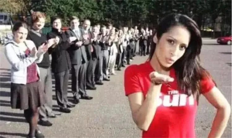 吉尼斯接吻记录  最长时间 50小时  （另类接吻）