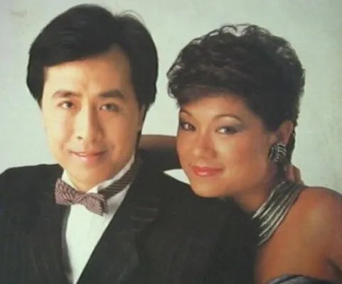 叶丽仪年轻照片曝光 指邓紫棋耍大牌很傻？