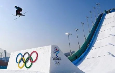 北京冬奥会单板滑雪大跳台比赛规则是什么？是如何打分的？
