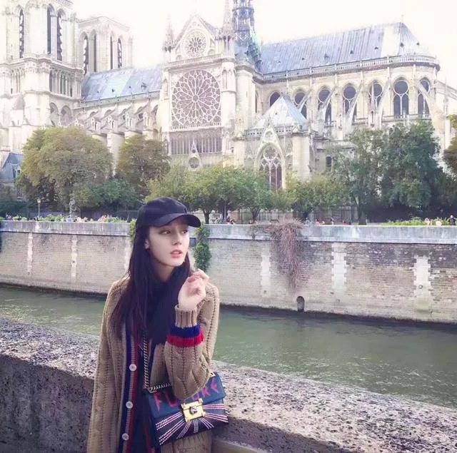 你们觉得小迪更美还是baby更美？