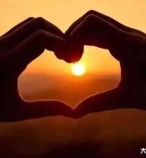 多国发现变异毒株，人类会因为新冠而在今明年消失吗？