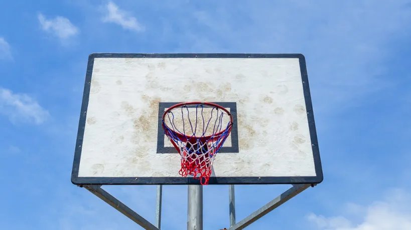 标准篮板尺寸是多少寸