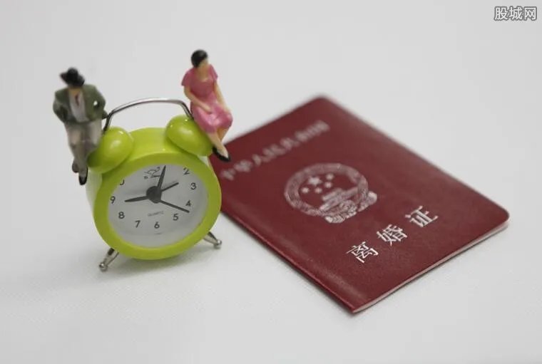 自驾阿姨苏敏中秋回家后决定离婚 逃离窒息的婚姻