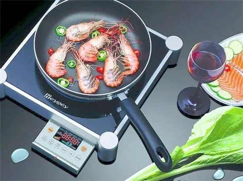 电磁炉加热一下就停一下什么原因