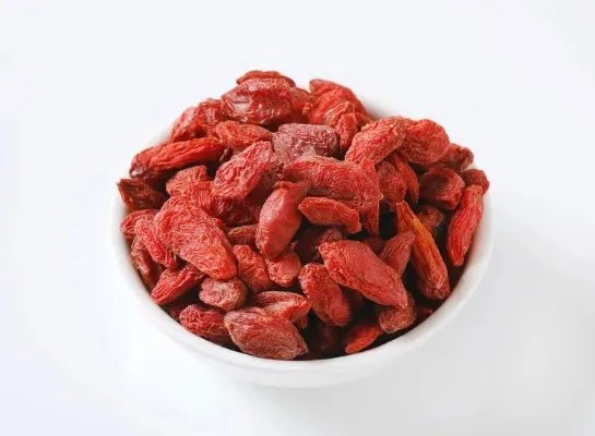 枸杞是干吃好，还是泡水好？专家终于给出答案了！