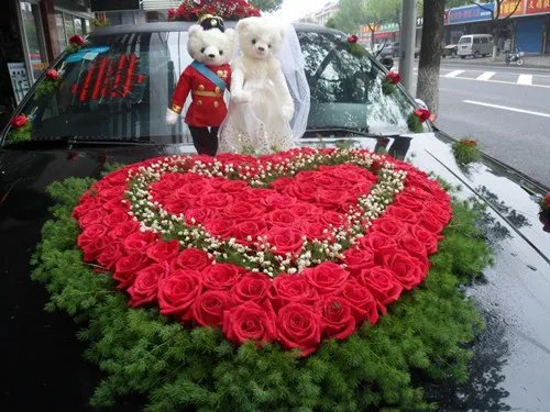 鲜花婚车的美好寓意 婚车用花有什么讲究