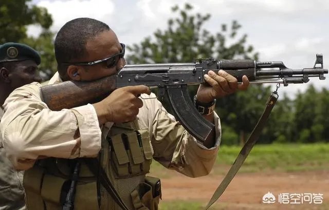 81式突击步枪有哪些优点？又有哪些缺点？