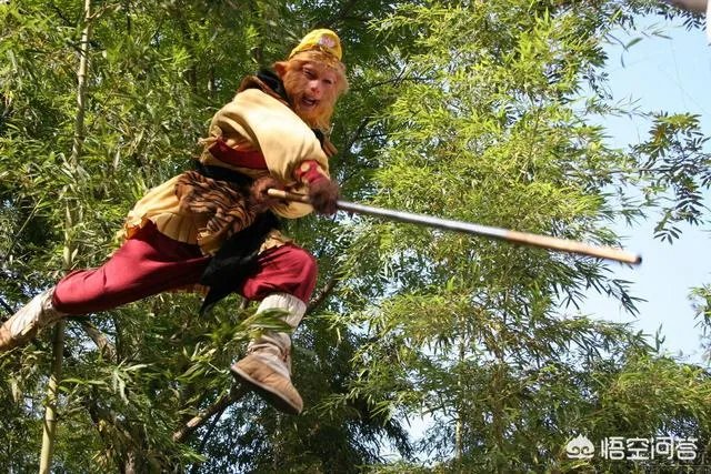 《西游记》中，白骨精给唐僧送饭，目的是什么？