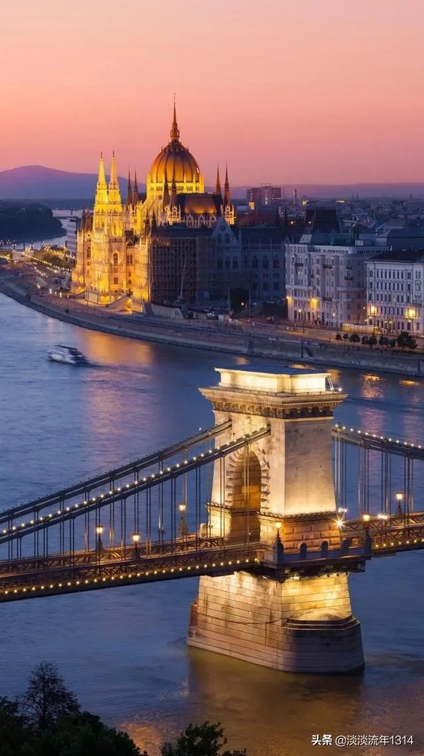 疫情在美国爆发，特朗普却在白宫发布会上强调：美国人民应尽快复工，对此，你怎么看？