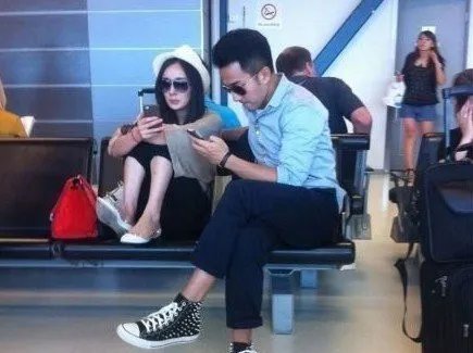 【图】杨幂臭脚事件真相 杨幂：累了一天，脚有点臭