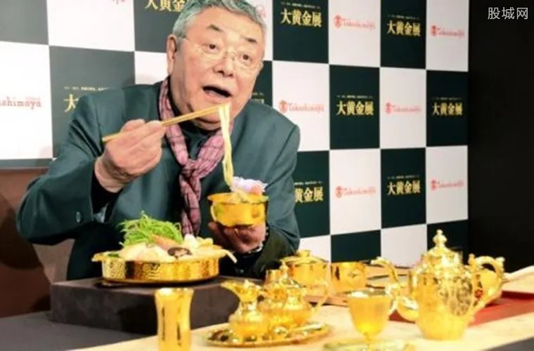 日本奢华黄金饭桌 价值高达1亿日元十分奢侈