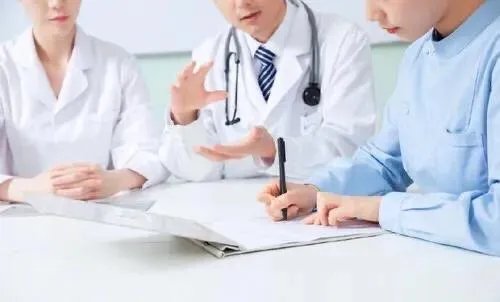 多国发现变异毒株，人类会因为新冠而在今明年消失吗？