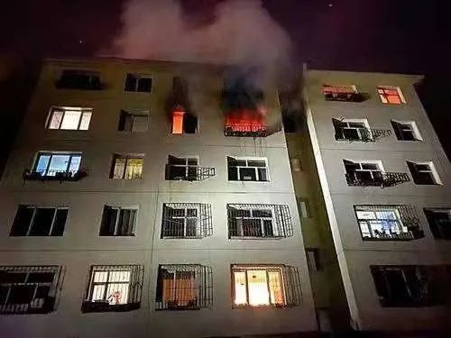 广州海珠民宅着火导致2人死亡，失火后应如何自救？