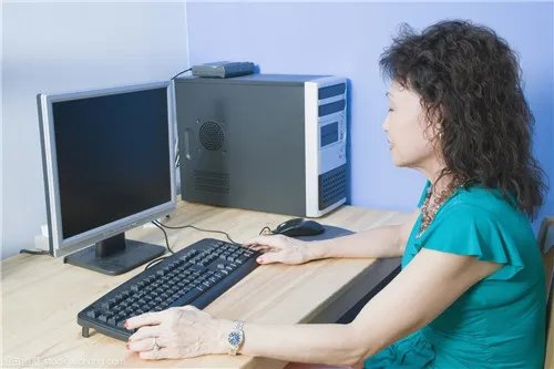 电脑卡屏是怎么回事 怎么解决电脑卡屏