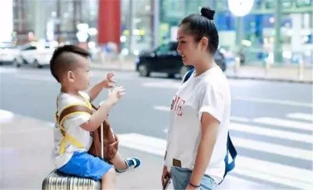 还原何洁离婚官司始末，何洁说孩子我来养，你怎么看？