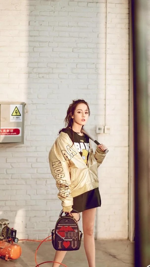 你们觉得小迪更美还是baby更美？