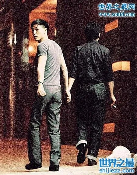 张国荣对唐鹤德很霸道，世纪牵手无声的向世界宣告 