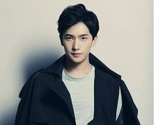 杨洋个人资料简介：杨洋家庭背景及妈妈照片曝光