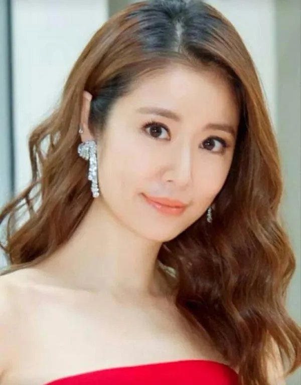 不求结局我又擦肩而过是什么歌