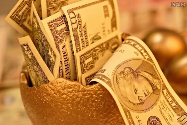 抗击新冠最大个人捐款 这位企业家捐了10亿美元