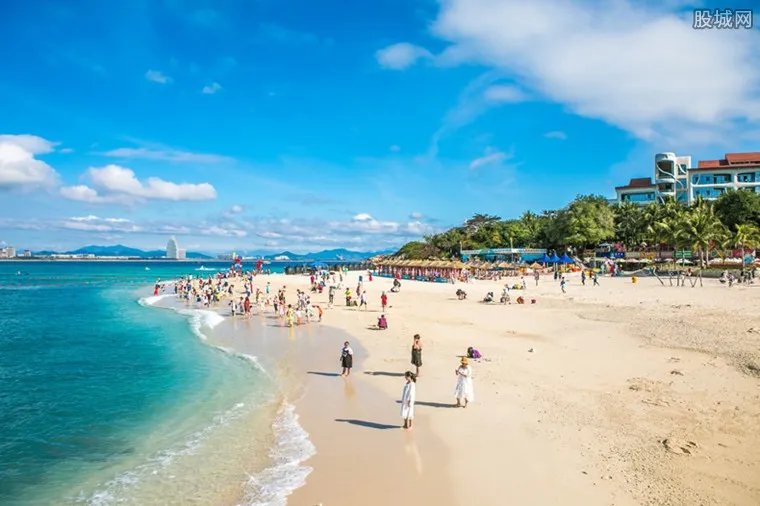 澳大利亚海滩爆满 建议澳大利亚人避免国内旅行