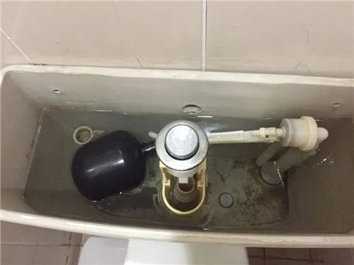 抽水马桶水箱一直流水怎么修