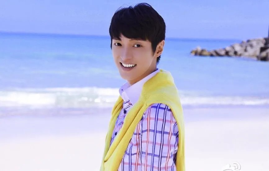 安钧璨黄立成事件是怎么回事 安钧璨是做男公关的真假