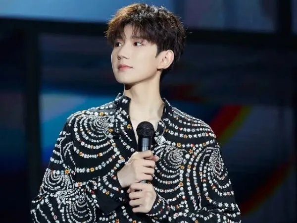 王源多高真实身高2023