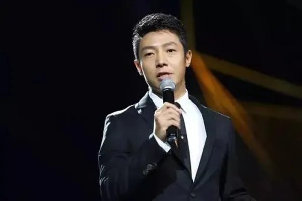 撒贝宁小尼变身手语老师，所以他们手语究竟表达了什么？