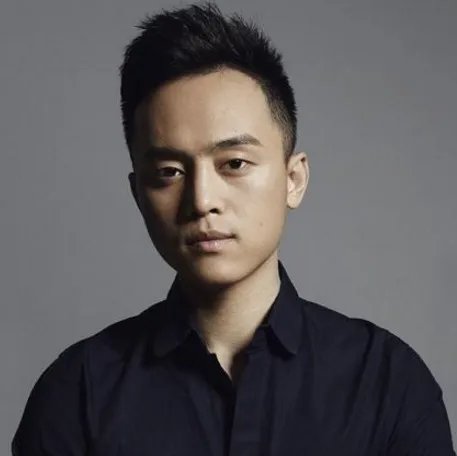 刘同结婚了吗大揭秘 戴戒指竟是为了祈福平安