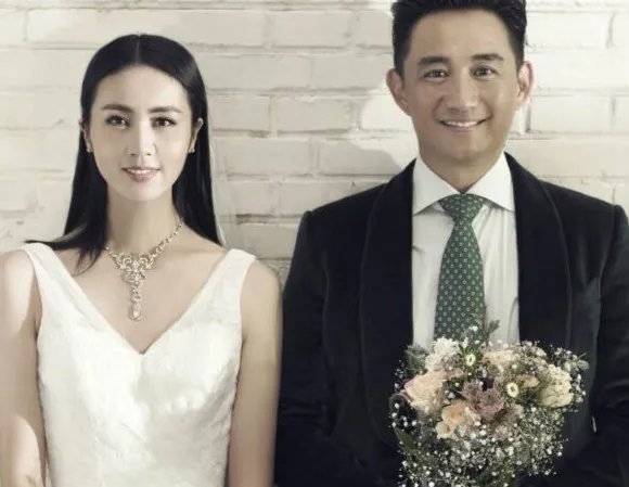 黄磊孙莉相爱20年纪念日婚宴举行 拍幸福大片浓情甜蜜