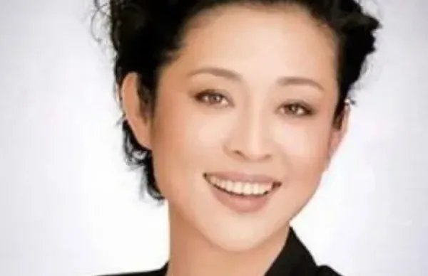 倪萍多大年龄？