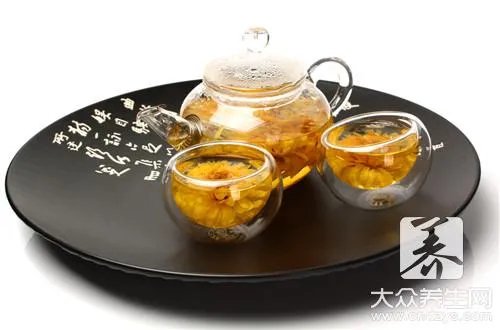 泡菊花茶菊花变绿是为什么