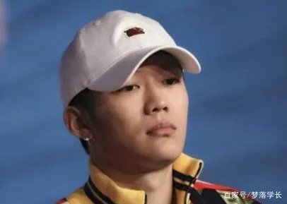 夜宿门过去三年了，Pgone发新歌嘲讽贾乃亮，他和李小璐还在一起吗？