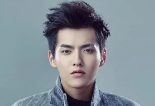 秦牛正威删除部分微博，她这是为自己出道做准备吗？