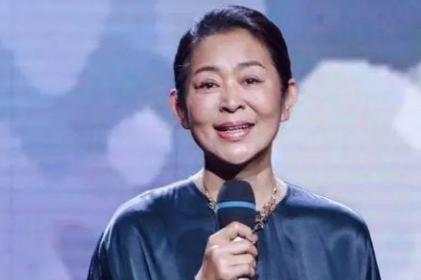 倪萍多大年龄？