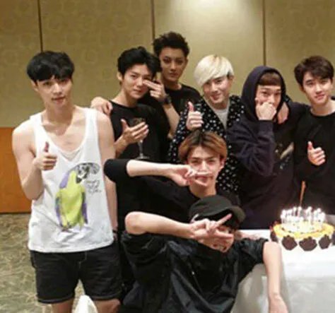 exo成员素颜照曝光 90后小鲜肉颜值大比拼