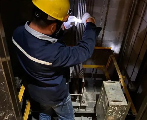 担架电梯轿厢尺寸是多少